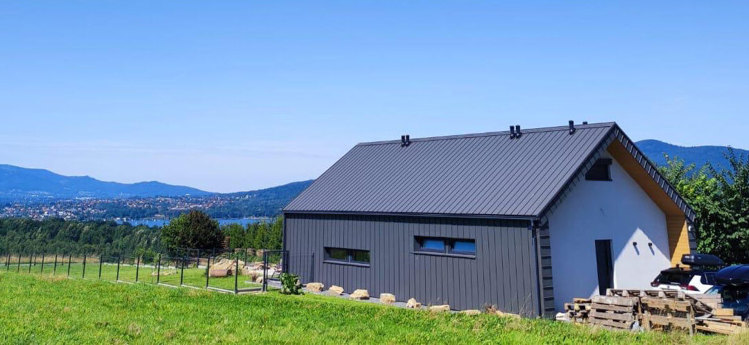 Domki drewniane całoroczne. Dlaczego takie rozwiązania są tak popularne?